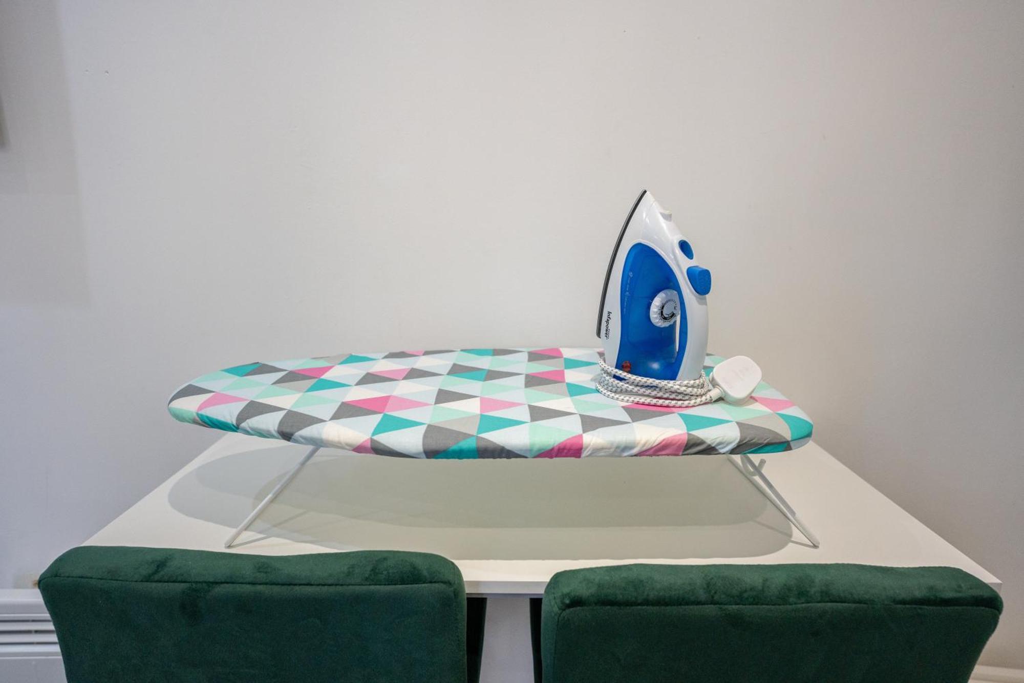 Beautiful Studio Flat In Hackney Next To Overground Station ロンドン エクステリア 写真