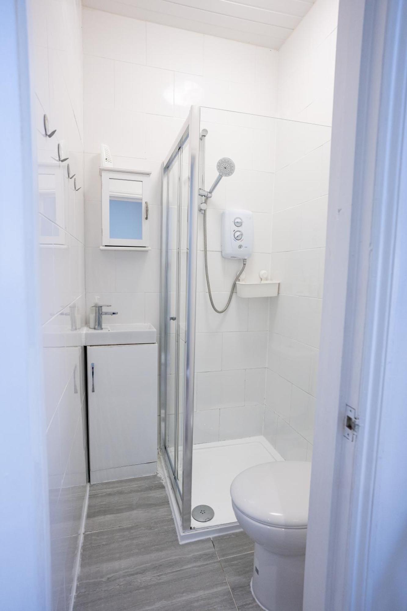 Beautiful Studio Flat In Hackney Next To Overground Station ロンドン エクステリア 写真