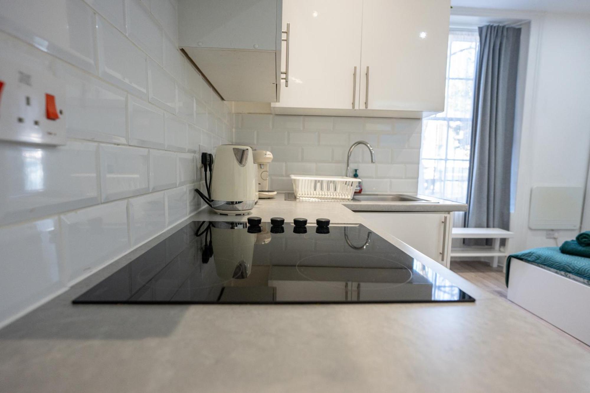 Beautiful Studio Flat In Hackney Next To Overground Station ロンドン エクステリア 写真