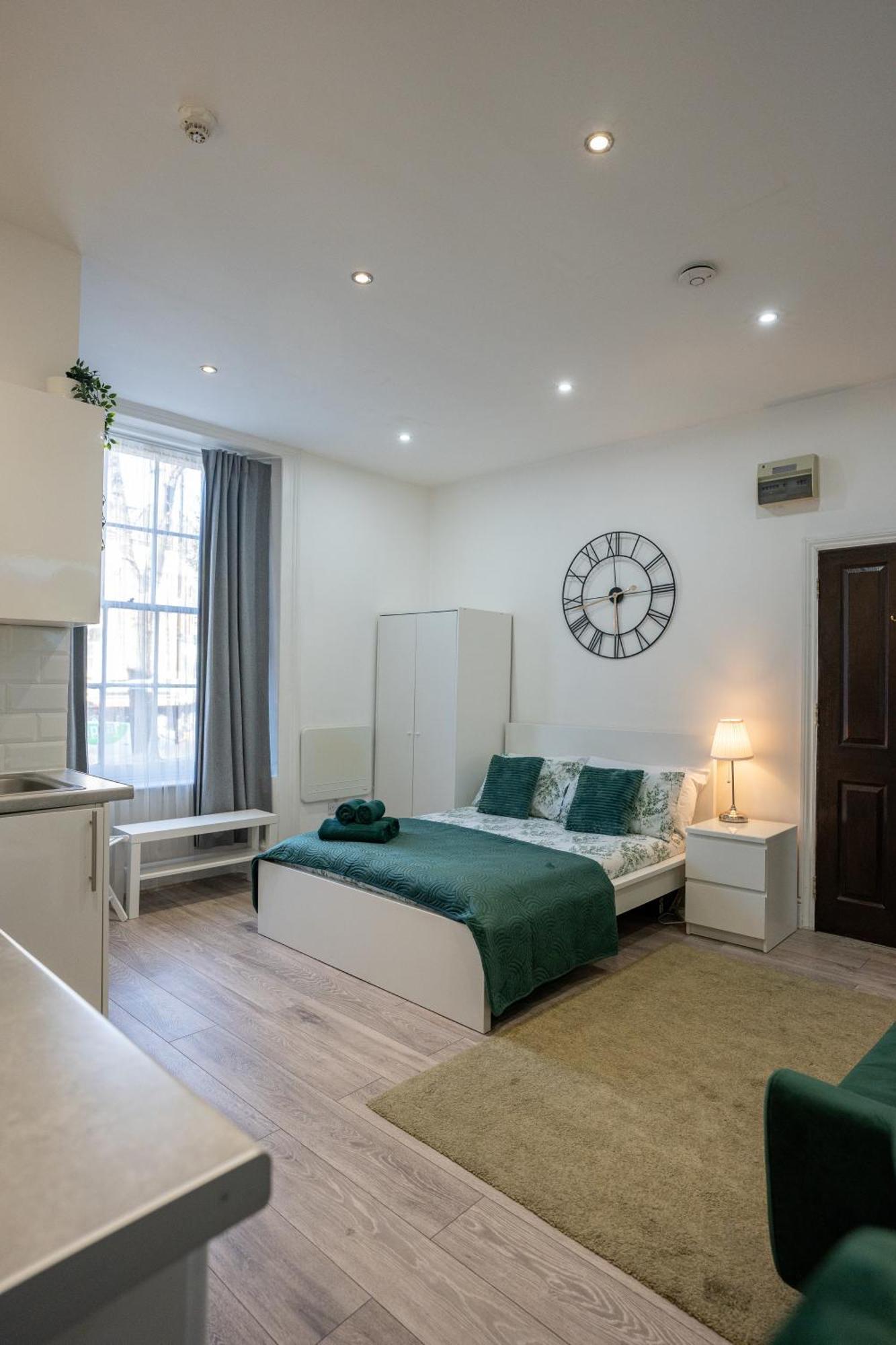 Beautiful Studio Flat In Hackney Next To Overground Station ロンドン エクステリア 写真