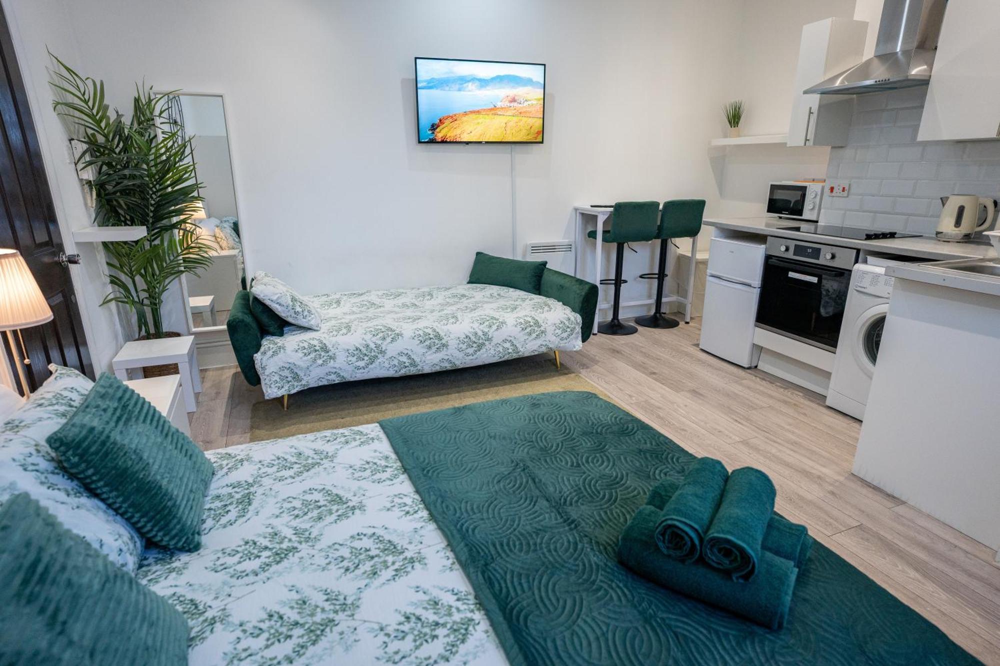 Beautiful Studio Flat In Hackney Next To Overground Station ロンドン エクステリア 写真
